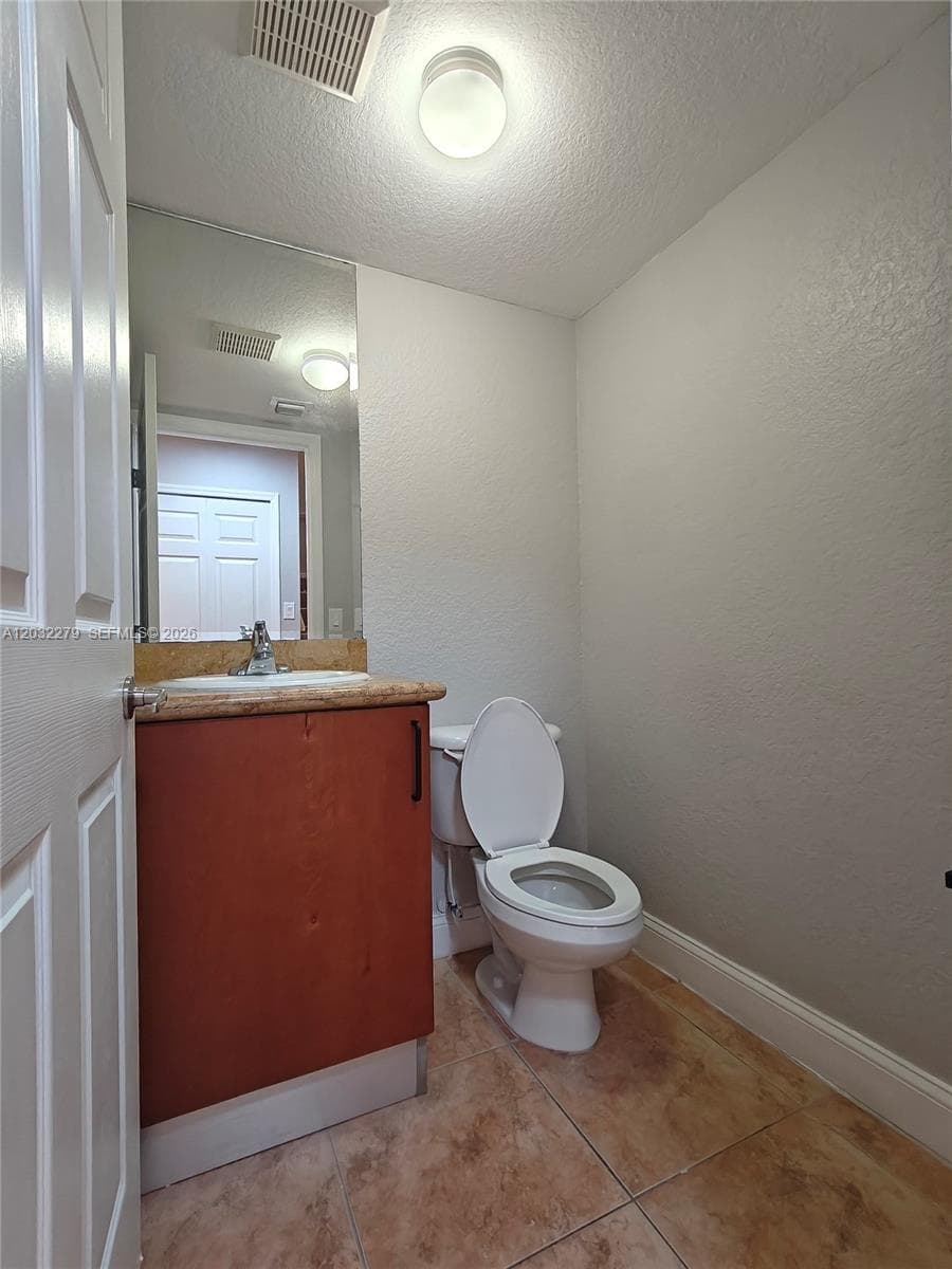 17866 NW 74th Ct, Hialeah FL 33015 — 14