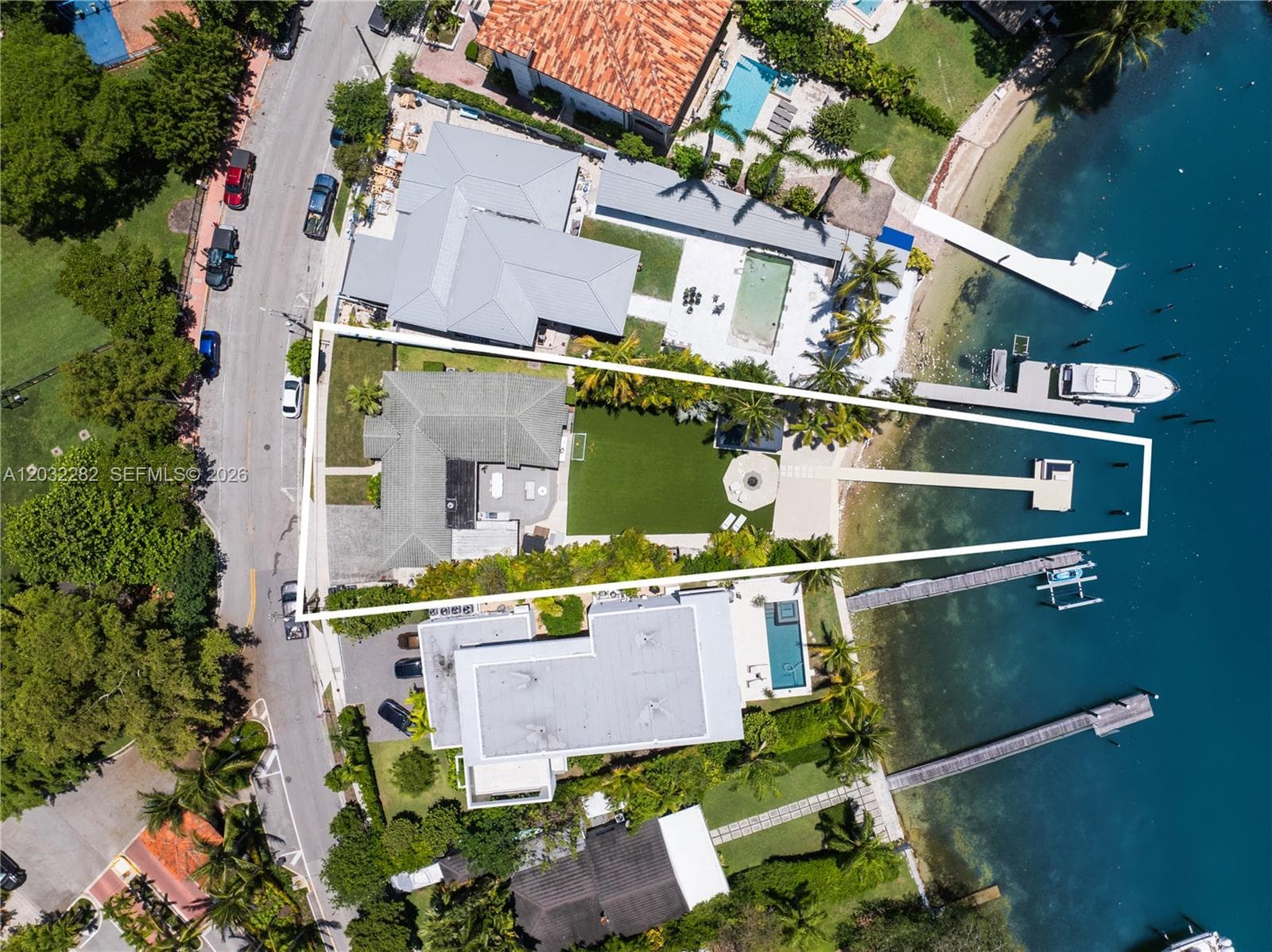 930 Stillwater Dr, Miami Beach FL 33141 — 36