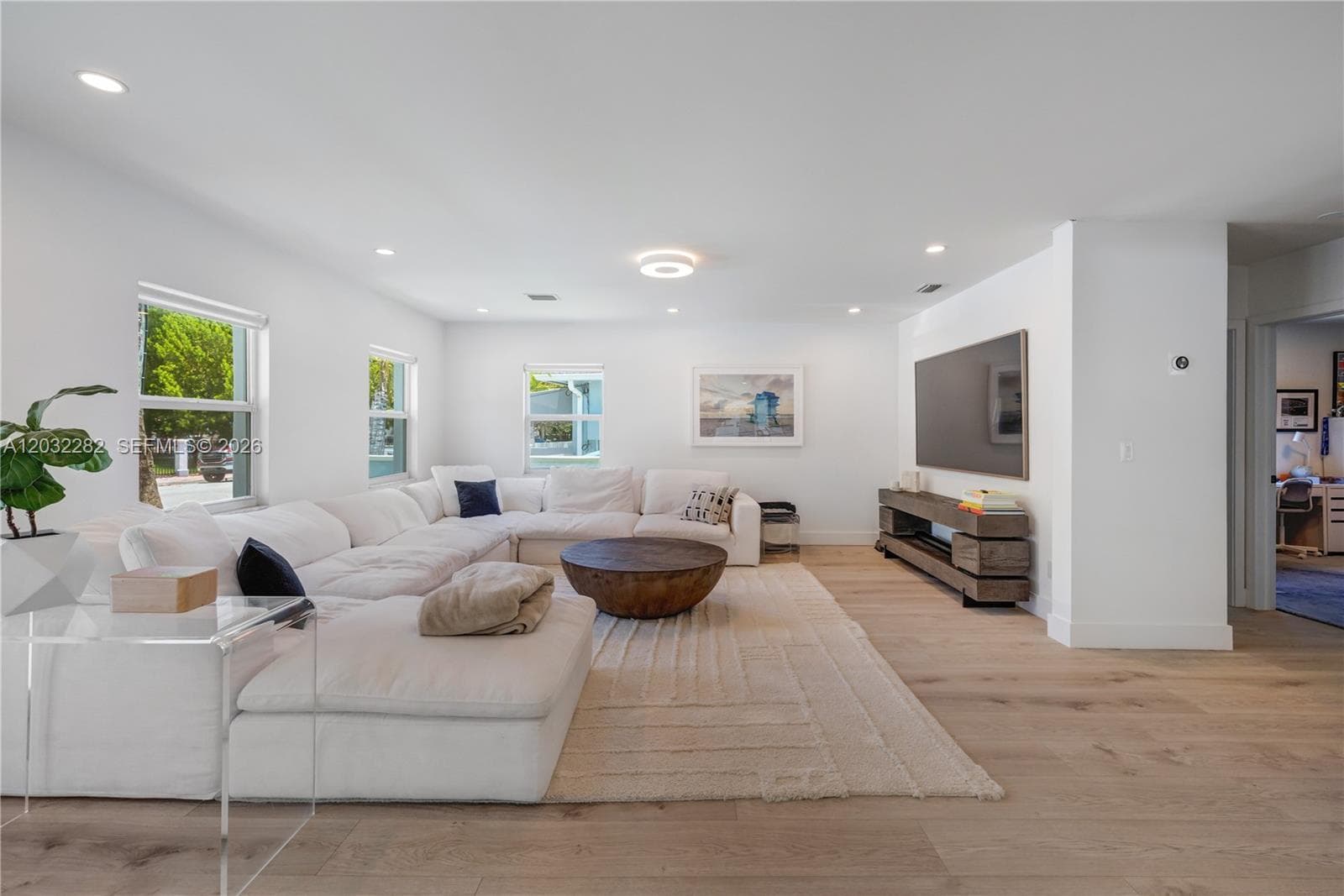 930 Stillwater Dr, Miami Beach FL 33141 — 4