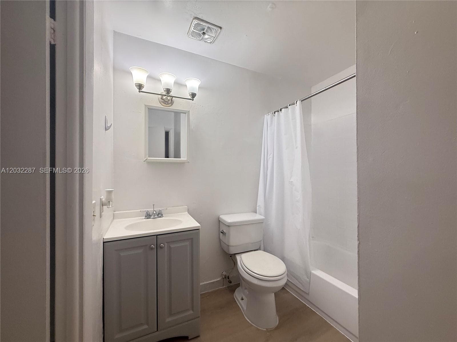 12215 W Dixie Hwy # 306, North Miami FL 33161 — 12