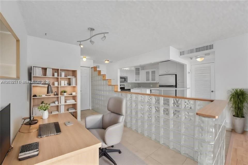 150 SE 25th Rd # 15J, Miami FL 33129 — 9