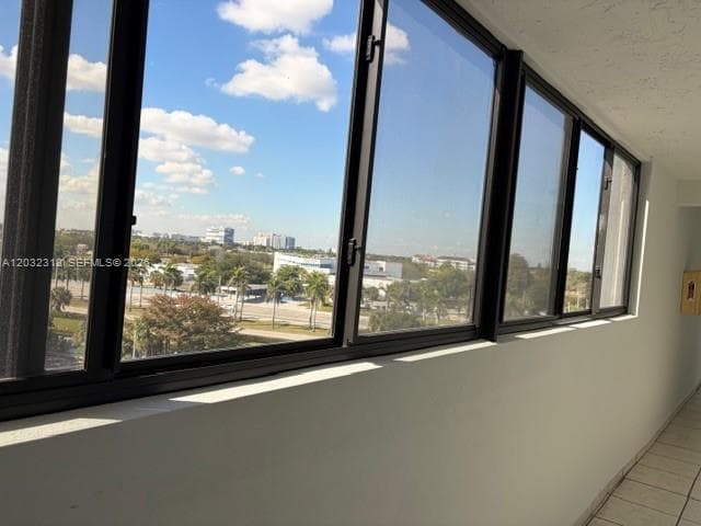 Golfview Cl Fontainbl Pk, Miami, FL — 13
