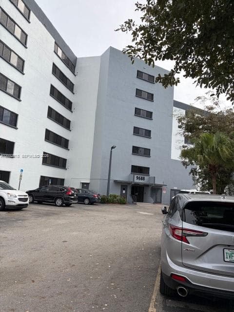 Golfview Cl Fontainbl Pk, Miami, FL — 17