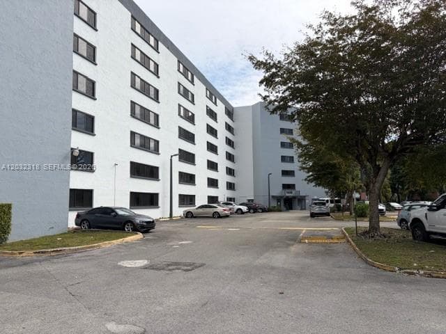 Golfview Cl Fontainbl Pk, Miami, FL — 16