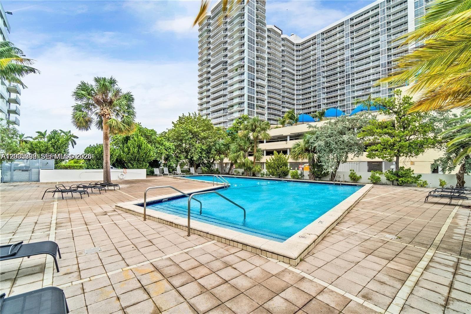7545 E Treasure Dr # 9H, North Bay Village FL 33141 — 2