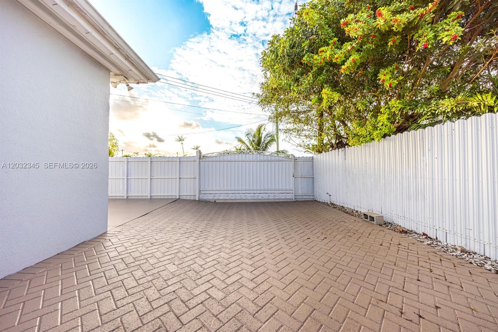 9365 SW 44th St, Miami FL 33165 — 24