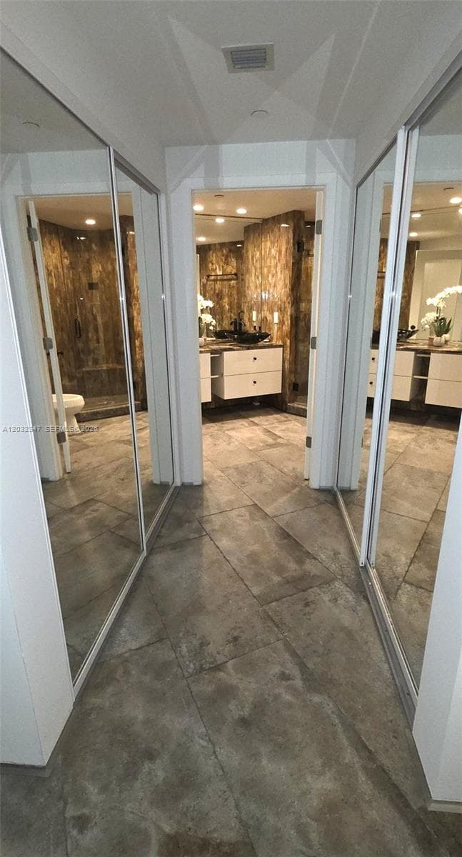 300 S Pointe Dr # 908, Miami Beach FL 33139 — 16