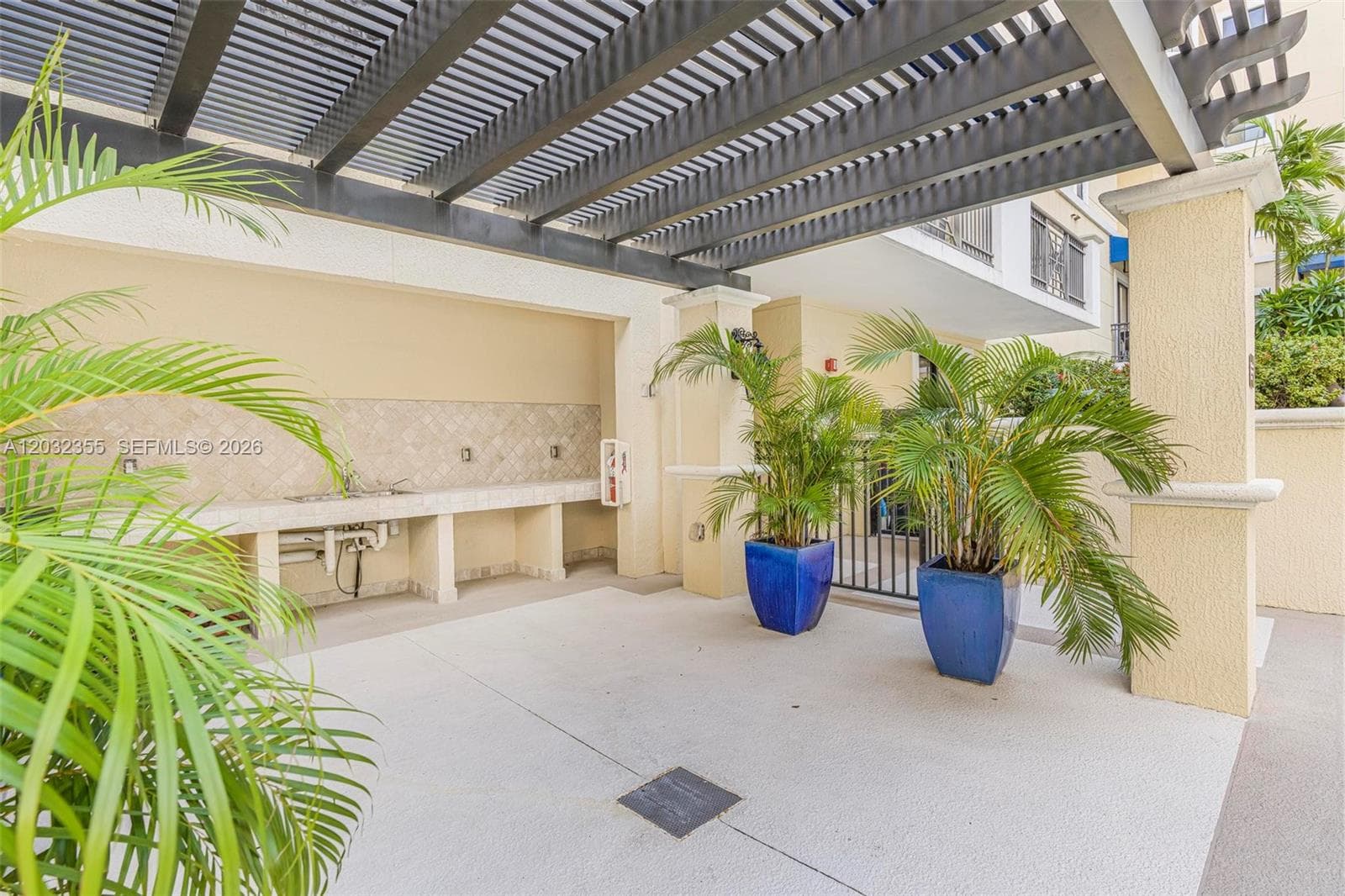 8390 SW 72nd Ave # 707, Miami FL 33143 — 47