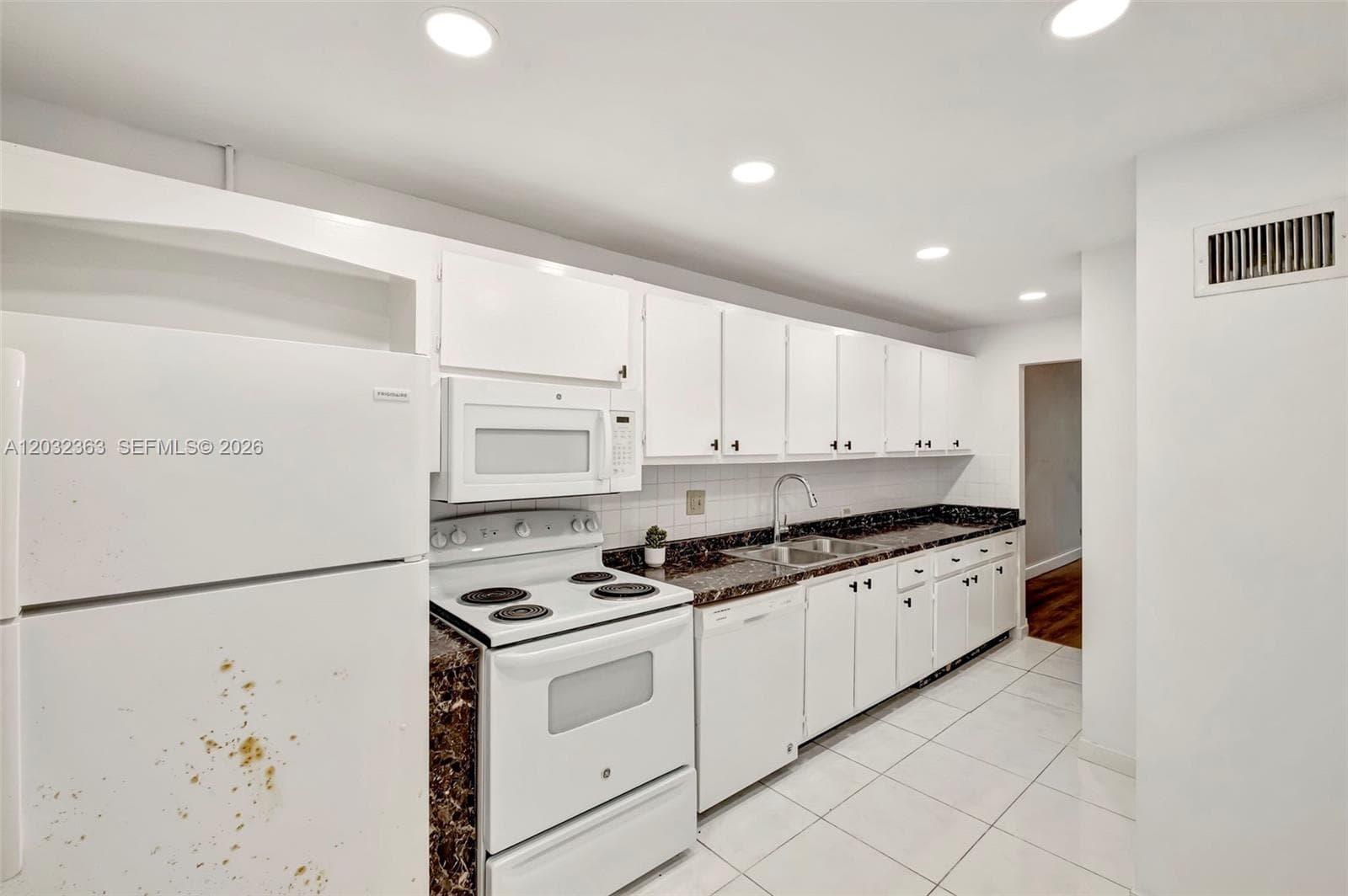 3660 NE 166th St # 205, North Miami Beach FL 33160 — 12