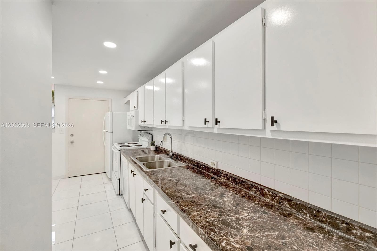 3660 NE 166th St # 205, North Miami Beach FL 33160 — 9