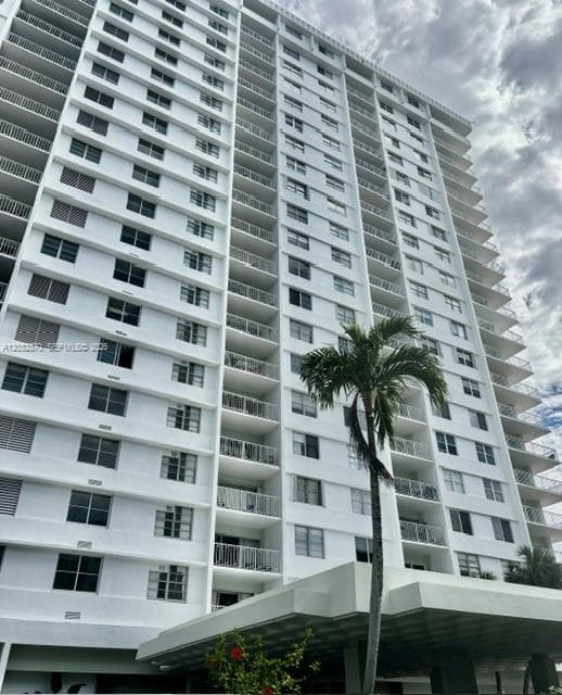 Arlen House West Condo, Sunny Isles Beach, FL — 34