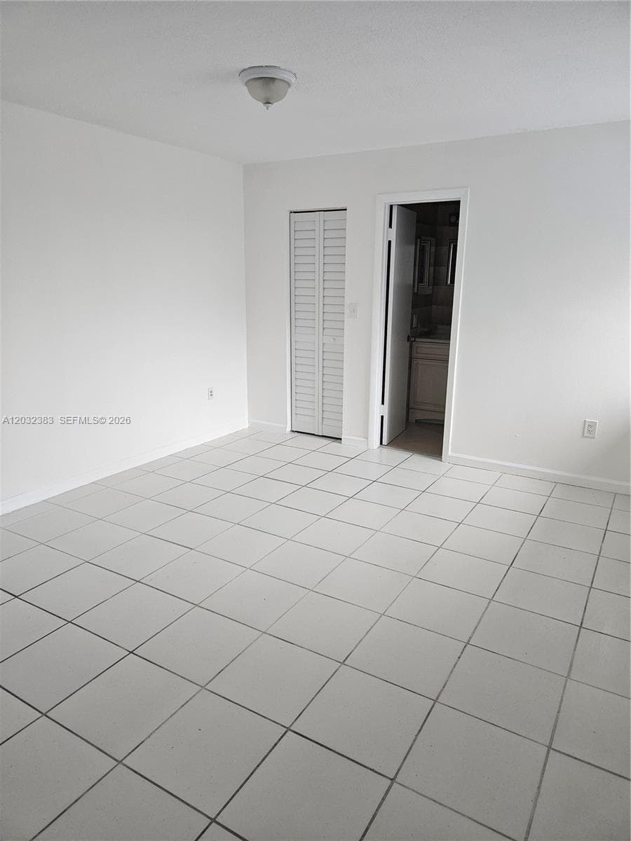 9890 NW 80th Pl # 2122, Hialeah Gardens FL 33016 — 17