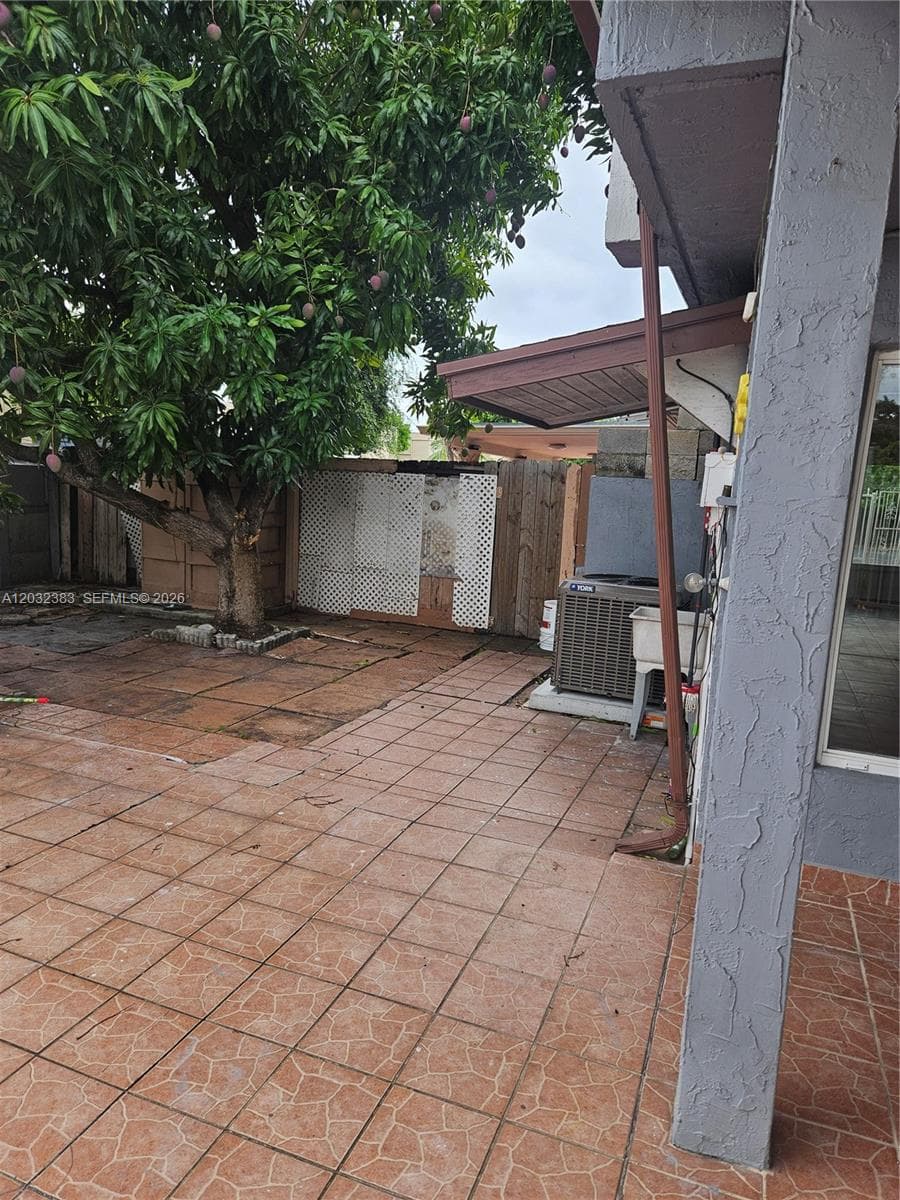 9890 NW 80th Pl # 2122, Hialeah Gardens FL 33016 — 7