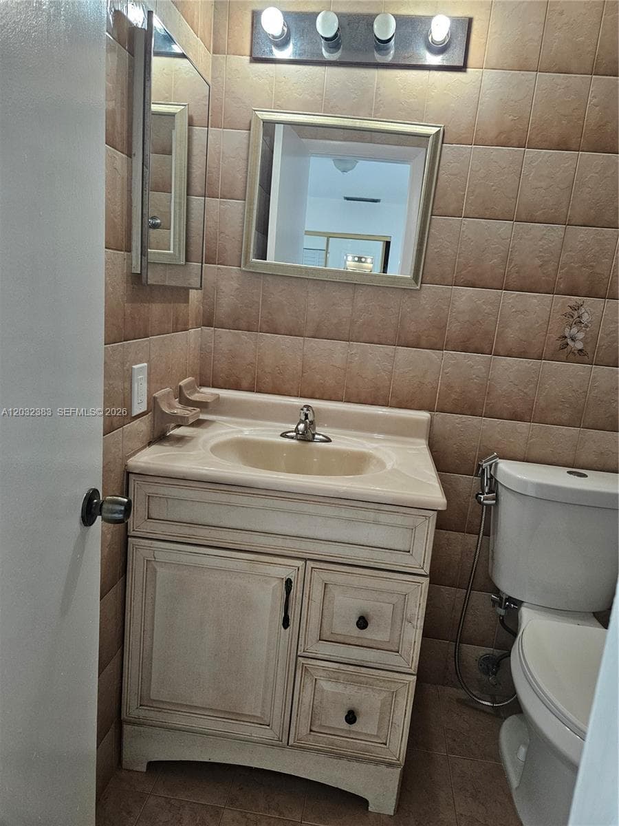 9890 NW 80th Pl # 2122, Hialeah Gardens FL 33016 — 20