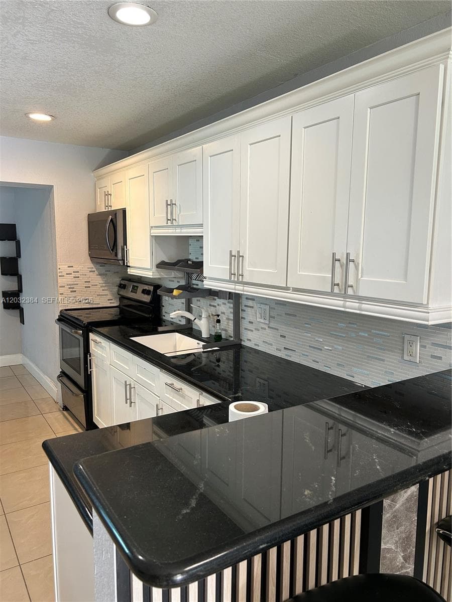 633 E 22nd St, Hialeah FL 33013 — 5