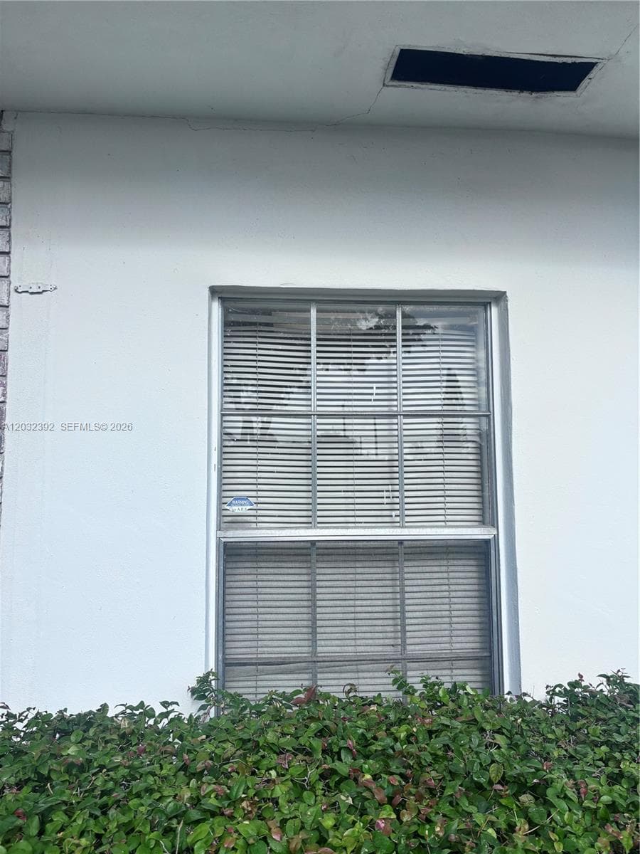 17280 NE 19th Ave, North Miami Beach FL 33162 — 11