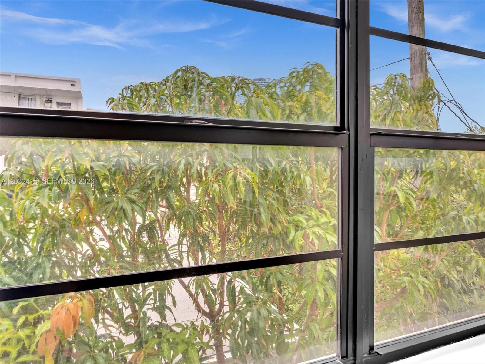 934 Michigan Ave # 305, Miami Beach FL 33139 — 2
