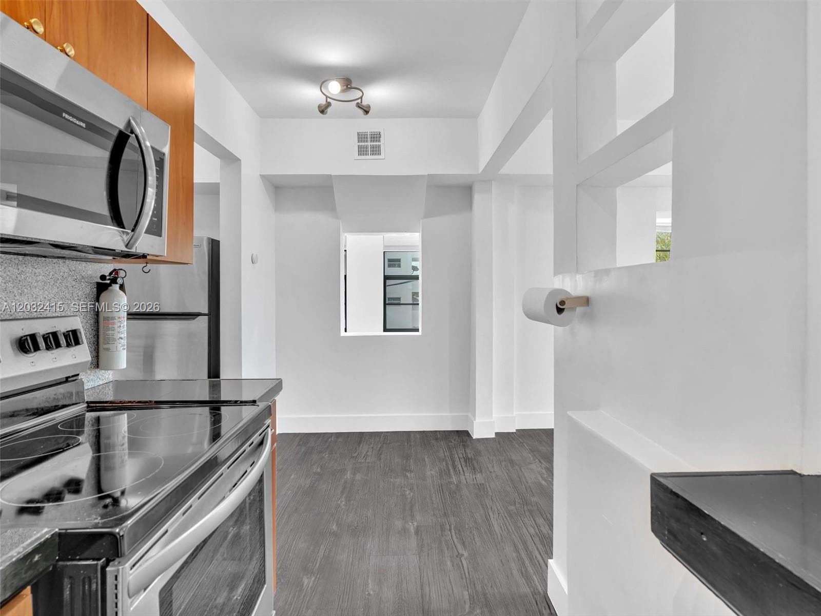934 Michigan Ave # 305, Miami Beach FL 33139 — 16