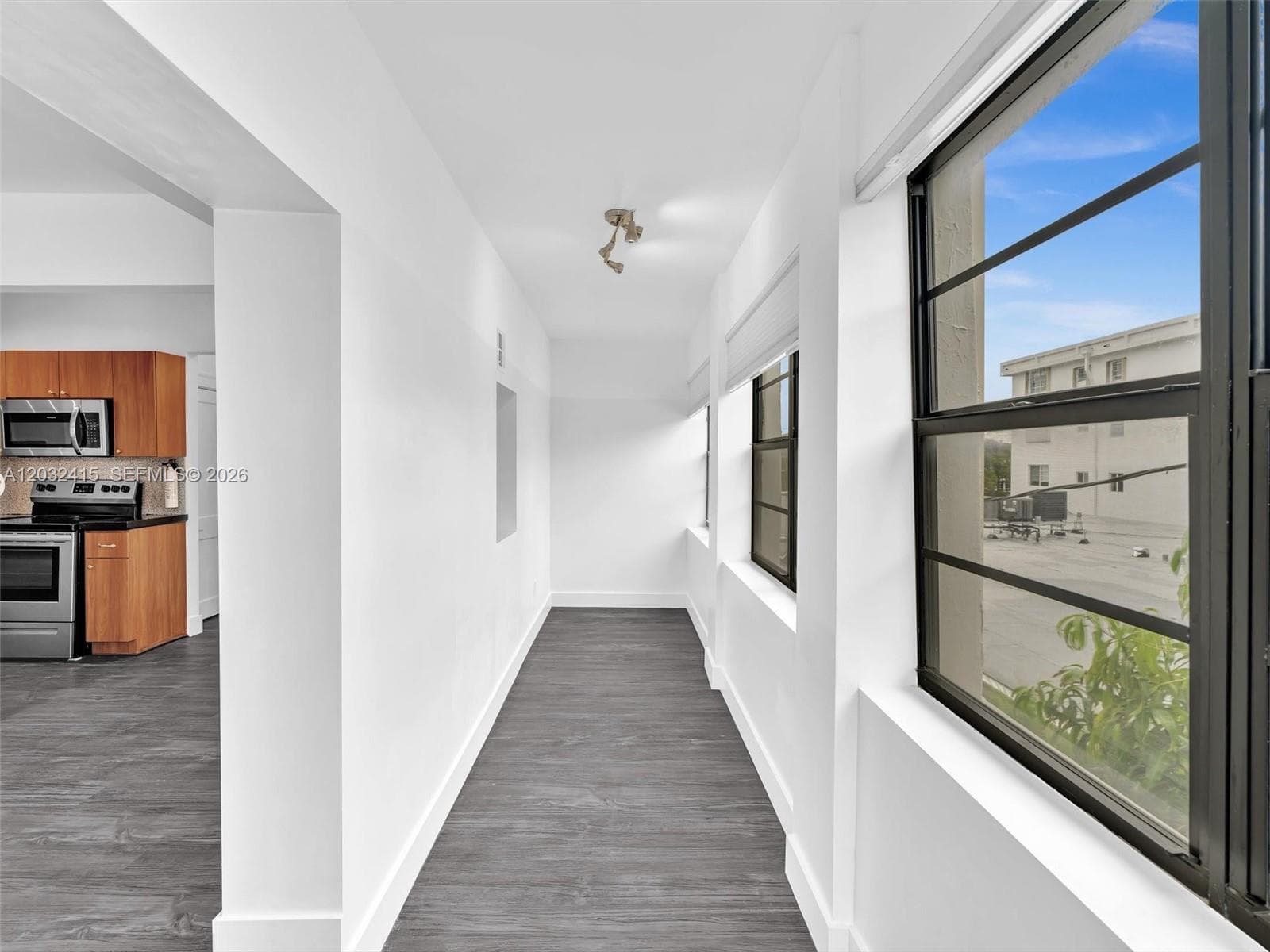 934 Michigan Ave # 305, Miami Beach FL 33139 — 12