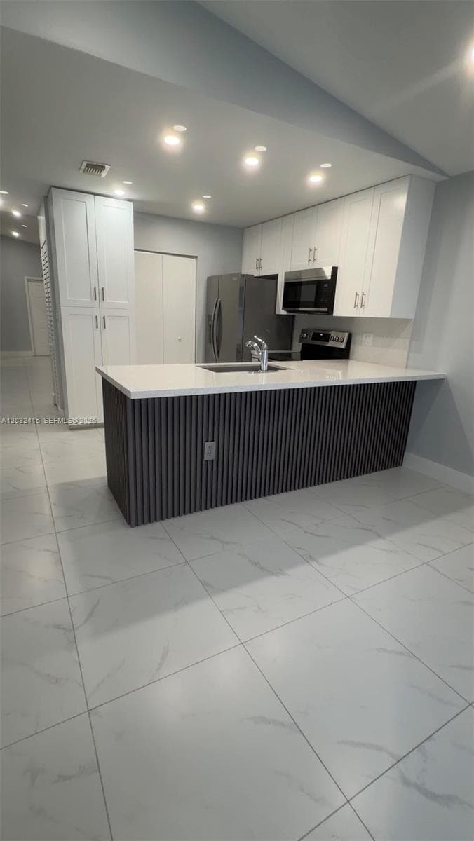2834 W 75th Ter, Hialeah FL 33018 — 17