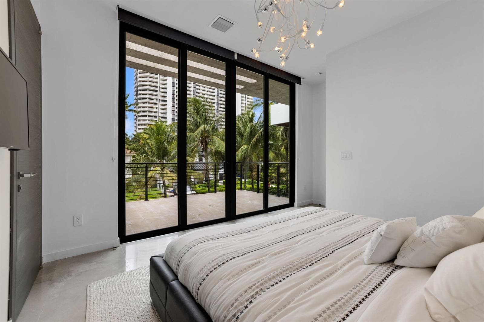 3462 NE 171st Street, North Miami Beach FL 33160 — 63