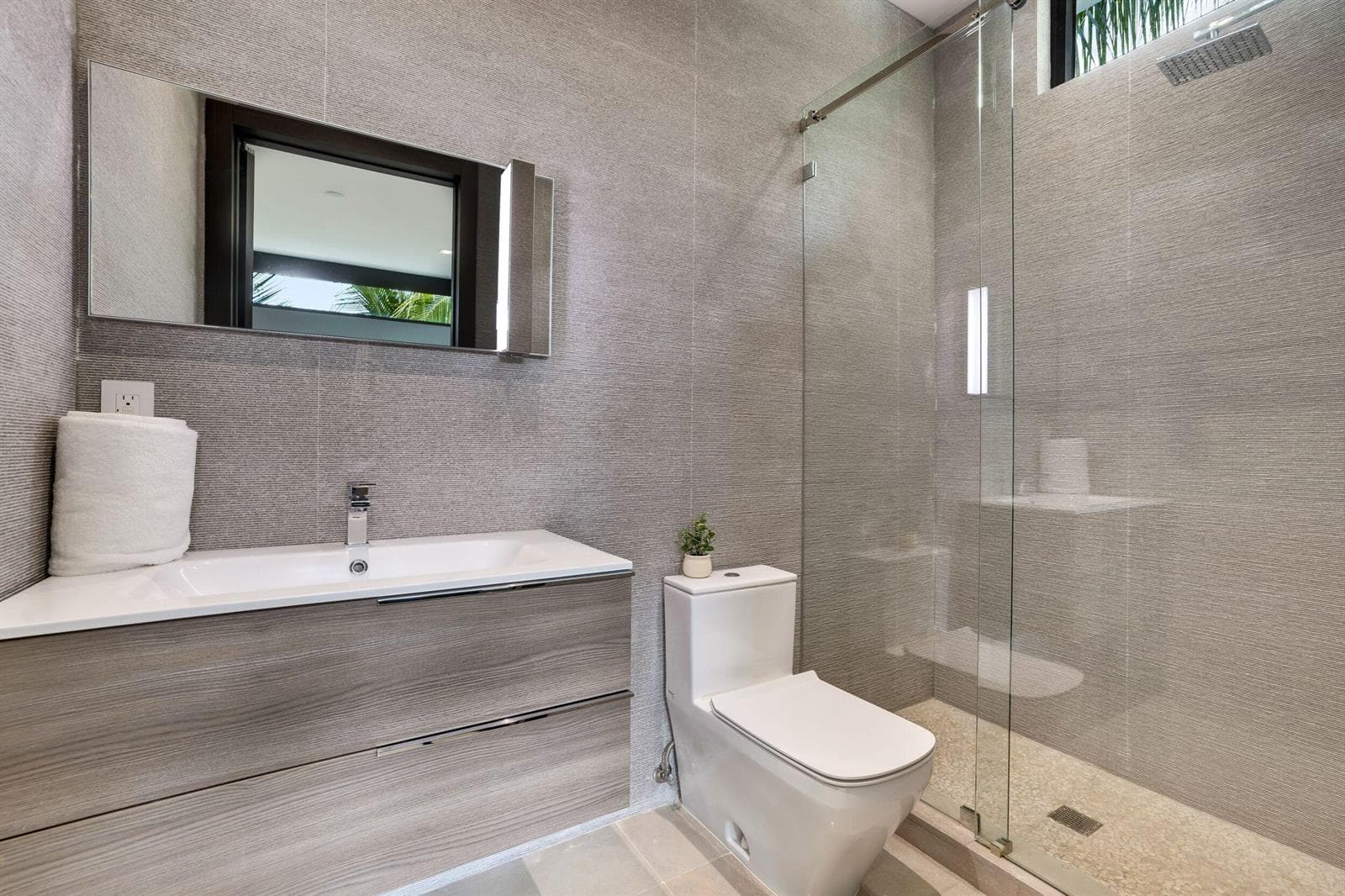 3462 NE 171st Street, North Miami Beach FL 33160 — 69