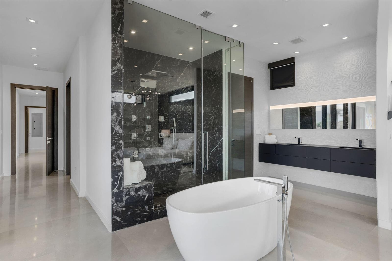3462 NE 171st Street, North Miami Beach FL 33160 — 54