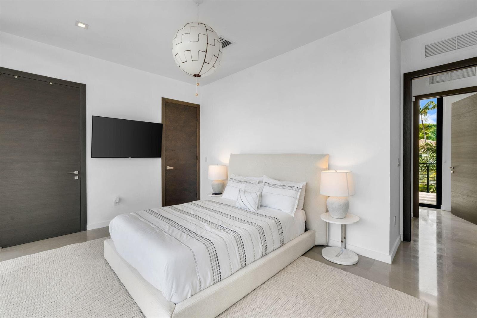 3462 NE 171st Street, North Miami Beach FL 33160 — 70