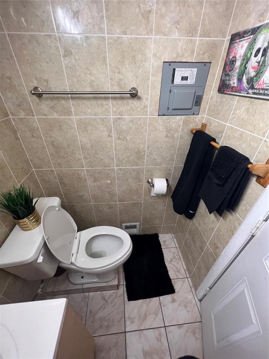 17131 NW 32 Court Apt 1, Miami Gardens FL 33056 — 4