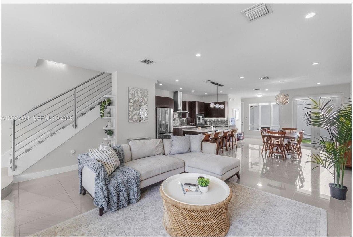 6440 NW 103rd Psge # 6440, Doral FL 33178 — 3