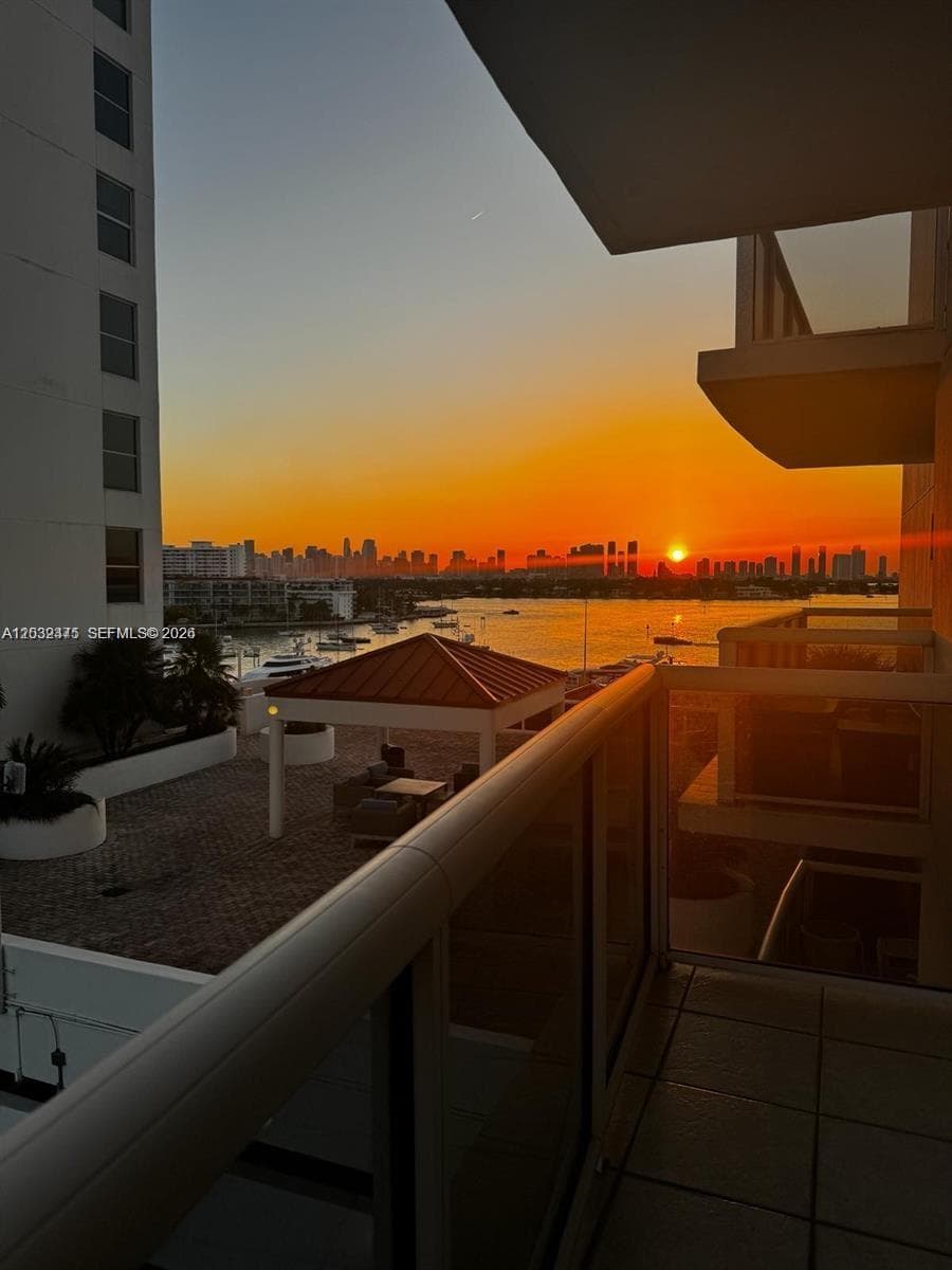 1900 Sunset Harbour Dr # 815, Miami Beach FL 33139 — 1