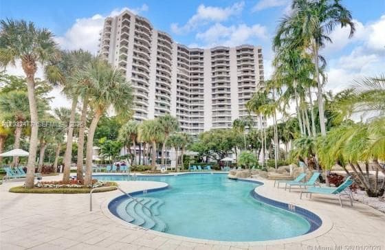 3300 NE 192nd St # 1109, Aventura FL 33180 — 54