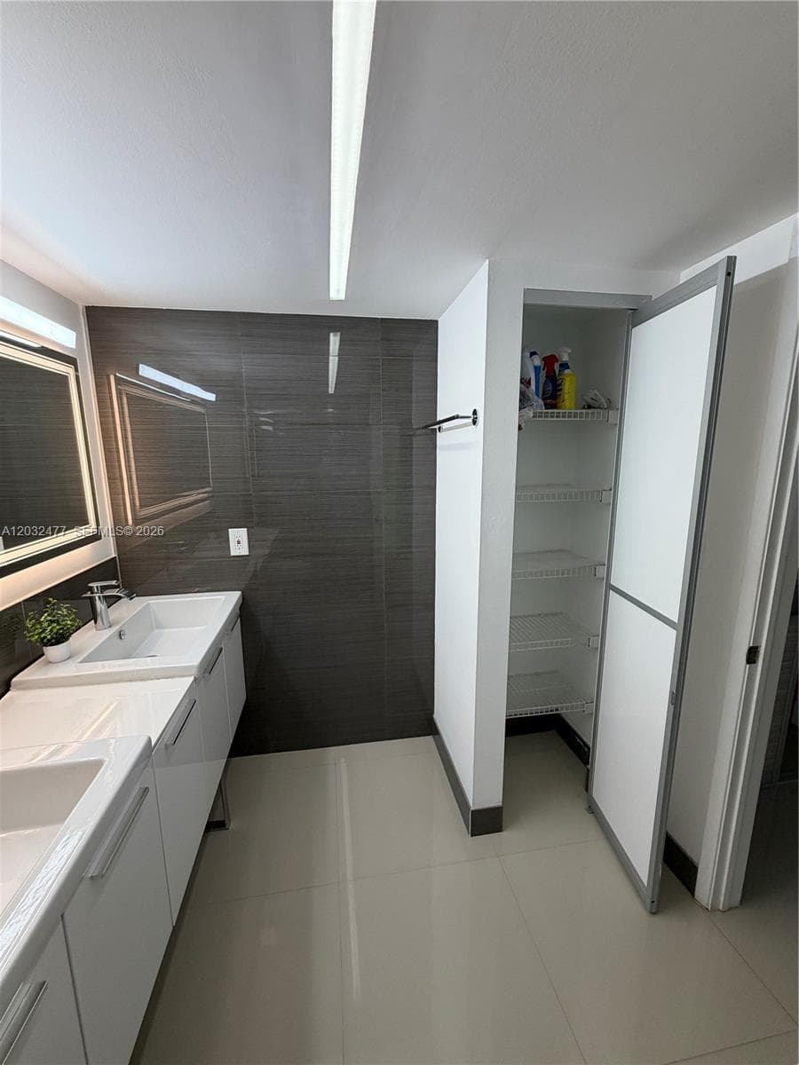 3300 NE 192nd St # 1109, Aventura FL 33180 — 35