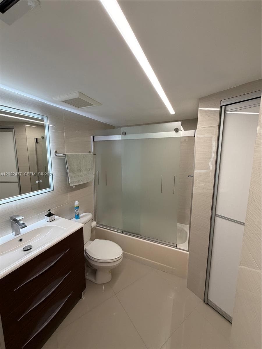 3300 NE 192nd St # 1109, Aventura FL 33180 — 25