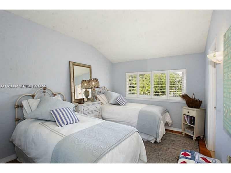 5621 Alton Rd, Miami Beach FL 33140 — 23