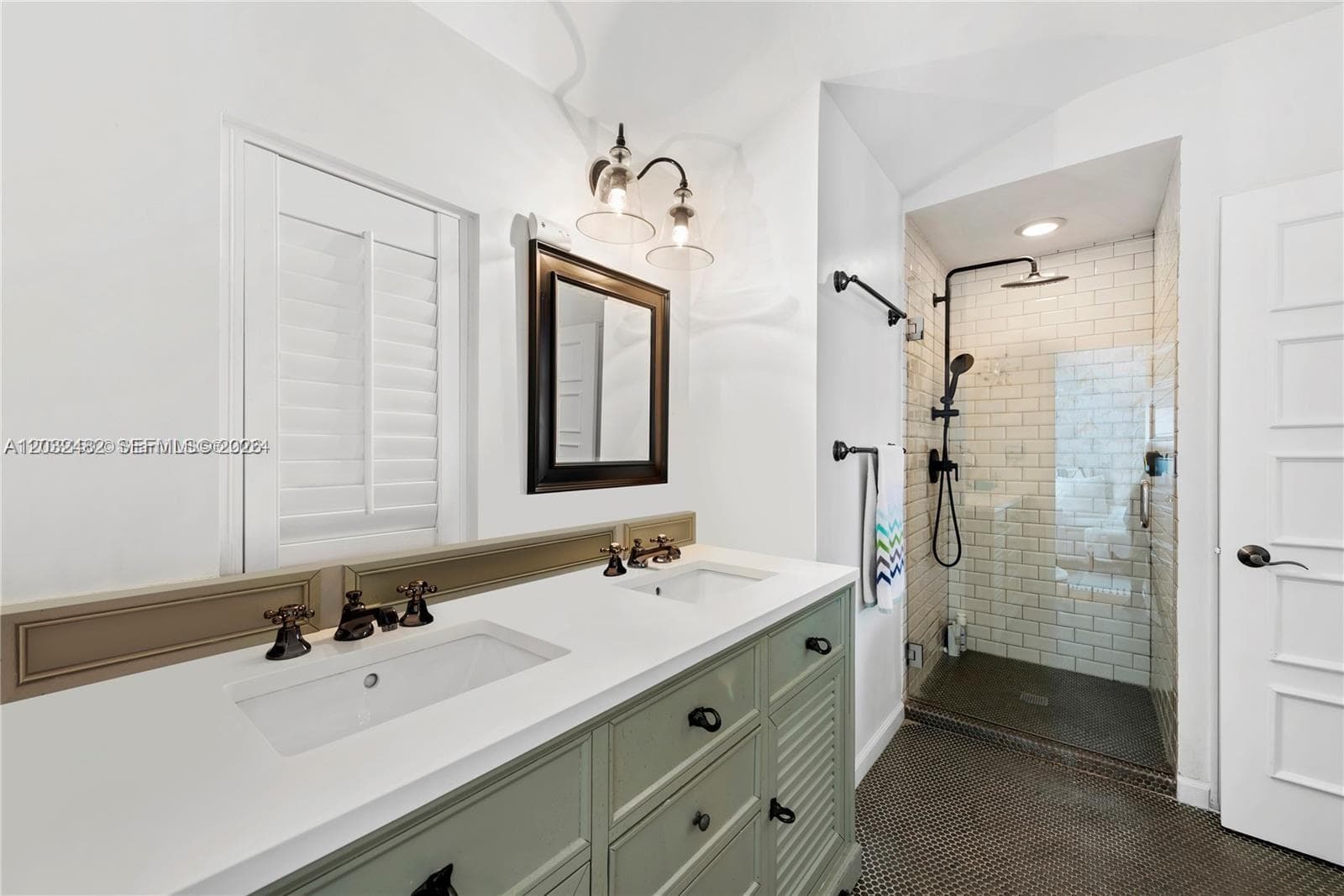 5621 Alton Rd, Miami Beach FL 33140 — 26