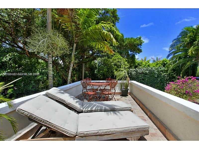 5621 Alton Rd, Miami Beach FL 33140 — 22