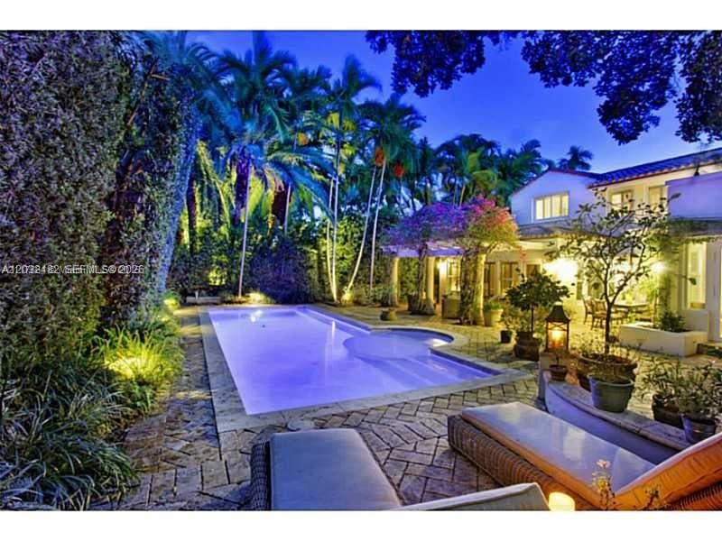 5621 Alton Rd, Miami Beach FL 33140 — 33