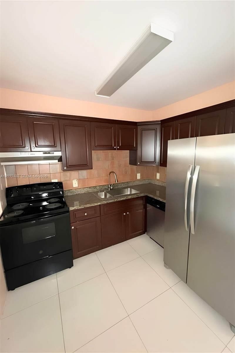 14215 NE 9th Ave # 14215, North Miami FL 33161 — 11