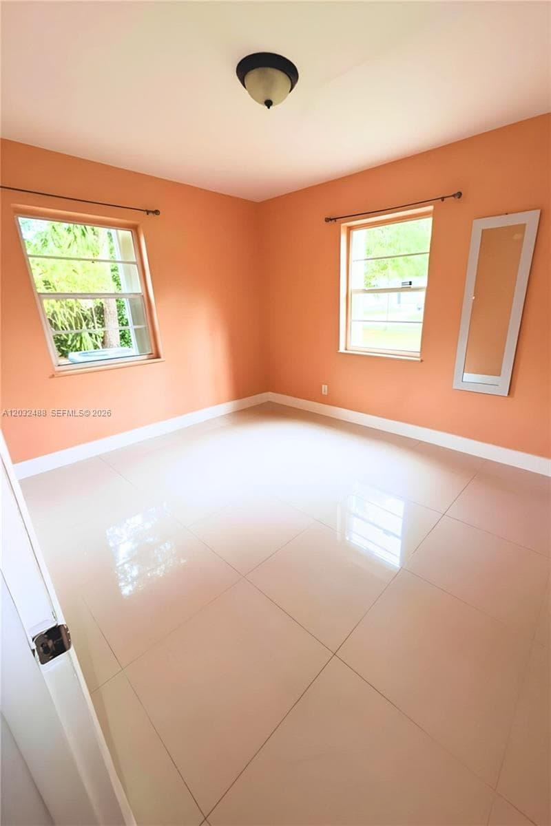 14215 NE 9th Ave # 14215, North Miami FL 33161 — 21