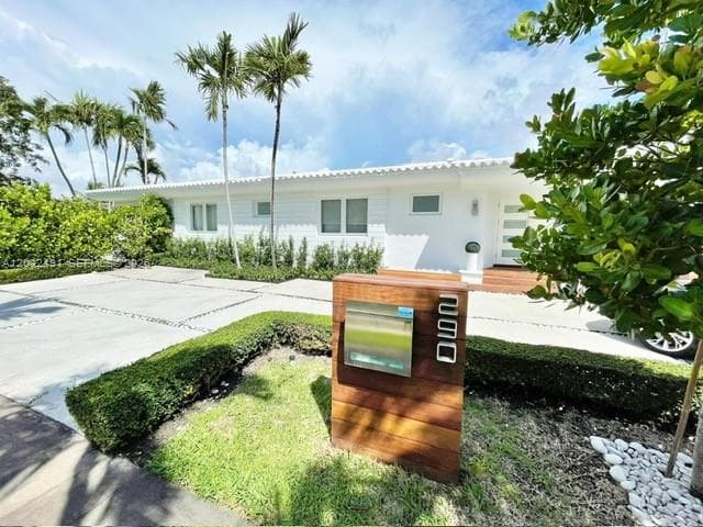 290 E Shore Dr E # 290, Miami FL 33133 — 1