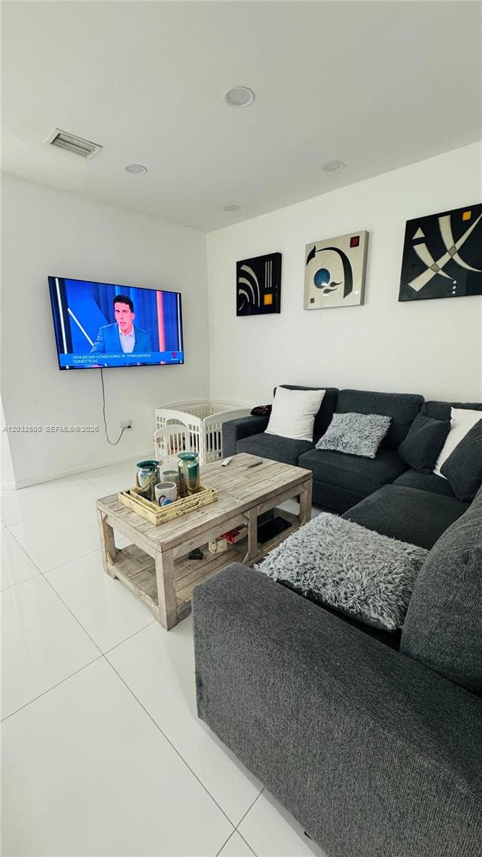 3355 W 90th Ter, Hialeah FL 33018 — 3