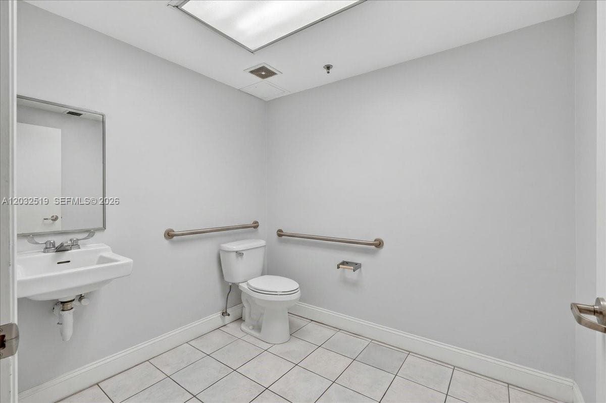 11077 NW 122nd St # 11, Medley FL 33178 — 13