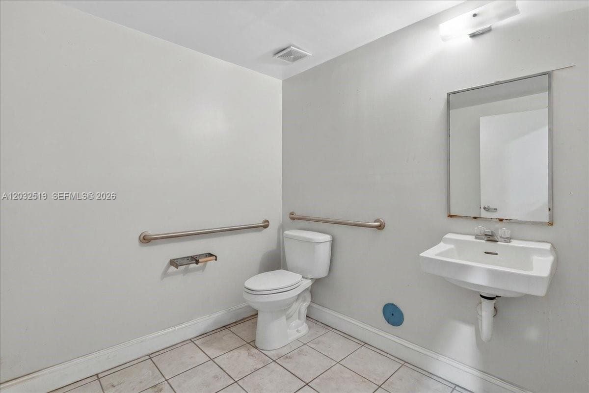 11077 NW 122nd St # 11, Medley FL 33178 — 7