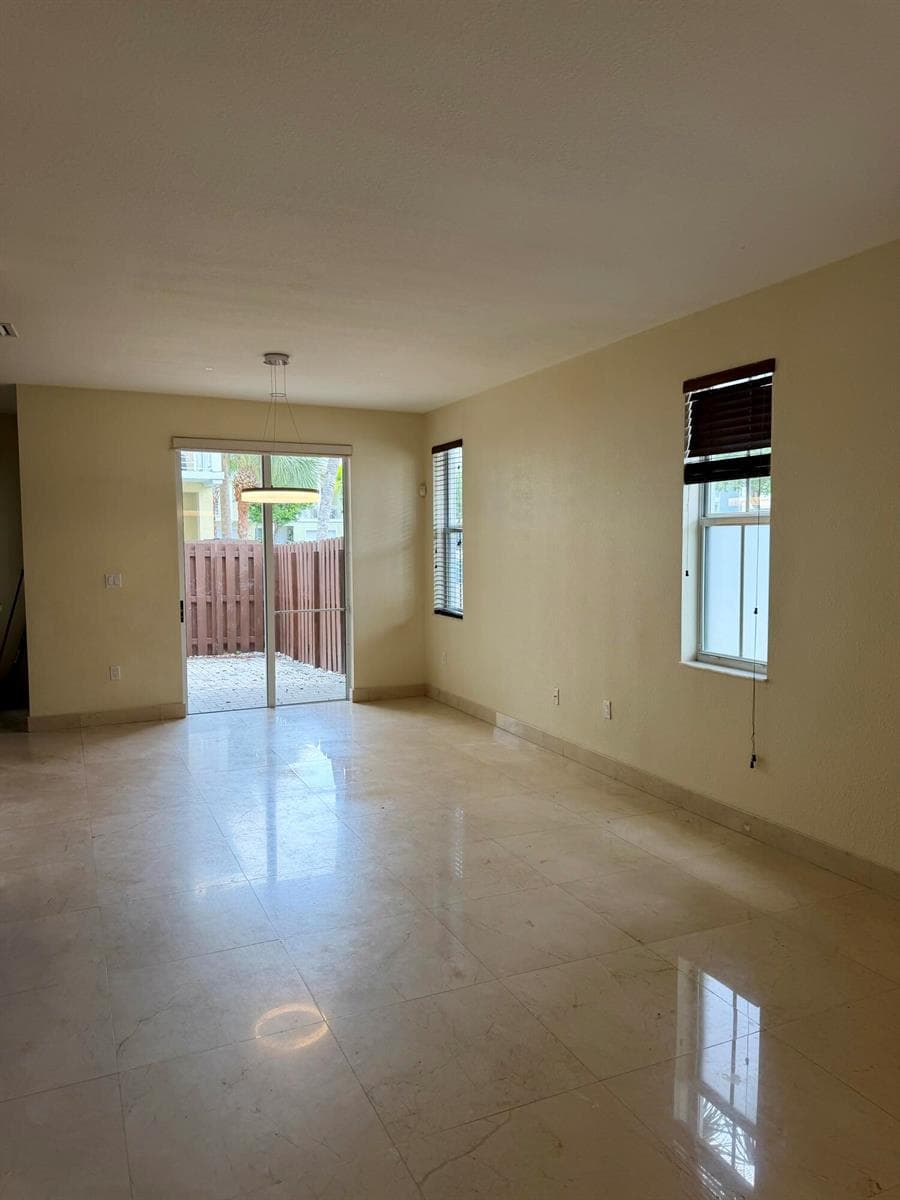 7490 NW 115th Court, Doral FL 33178 — 5