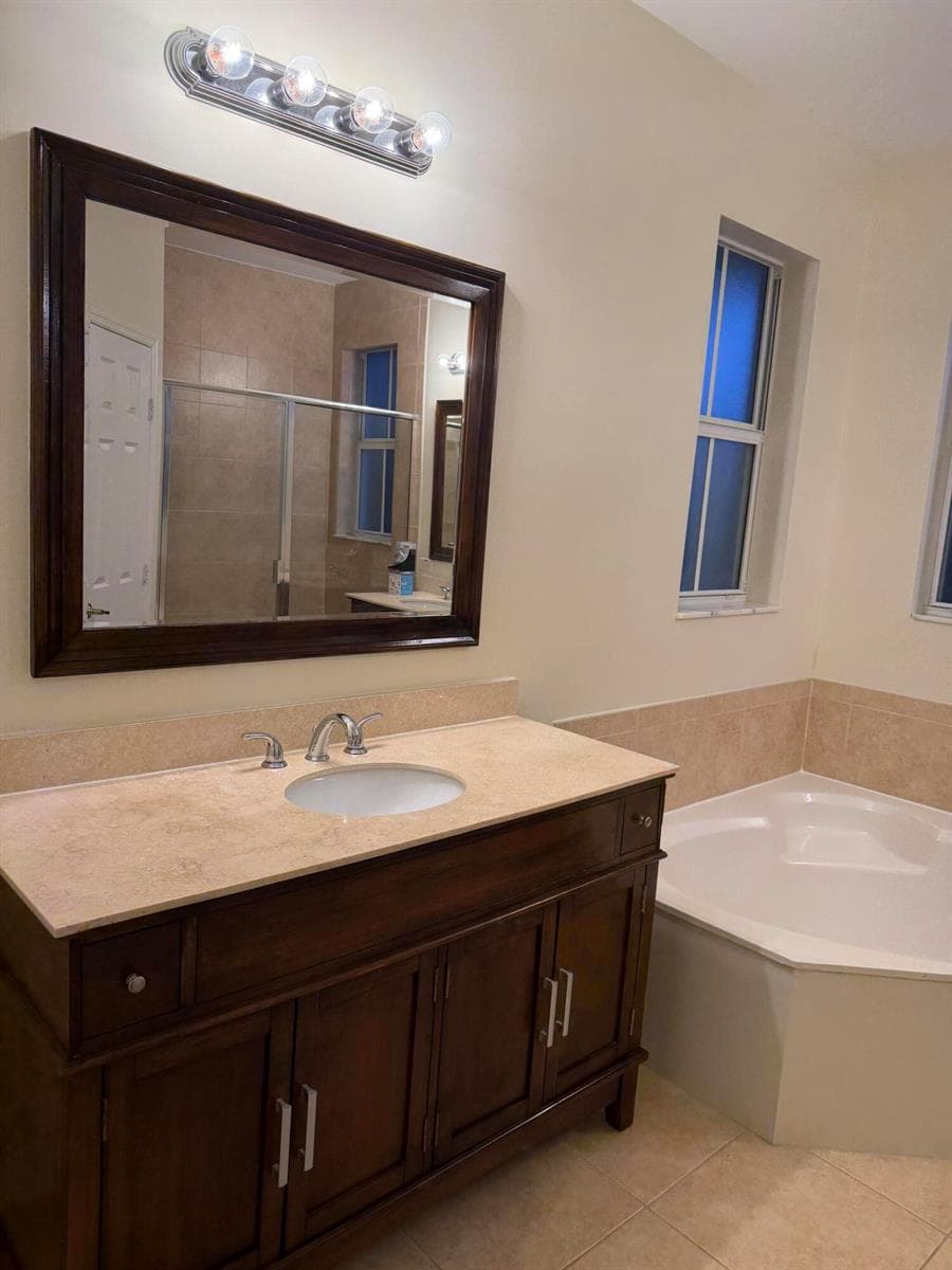 7490 NW 115th Court, Doral FL 33178 — 11