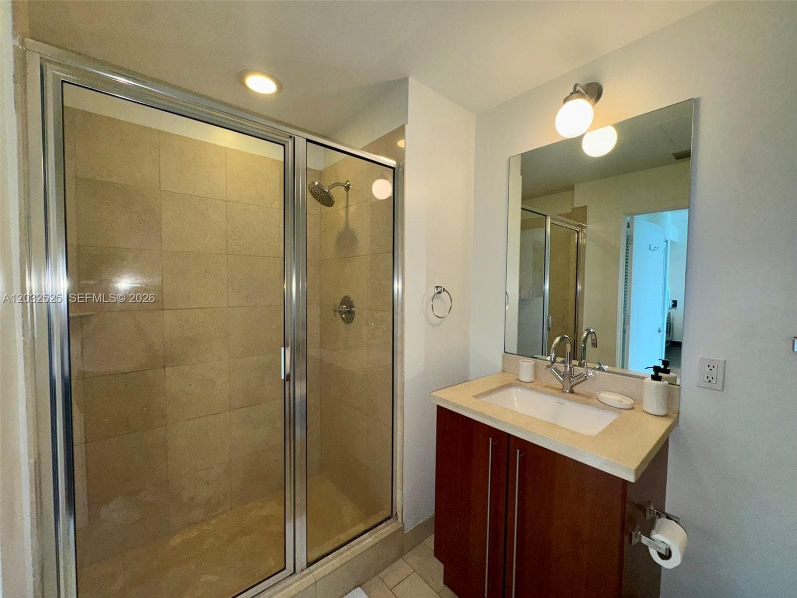 79 SW 12th St # 1502, Miami FL 33130 — 17