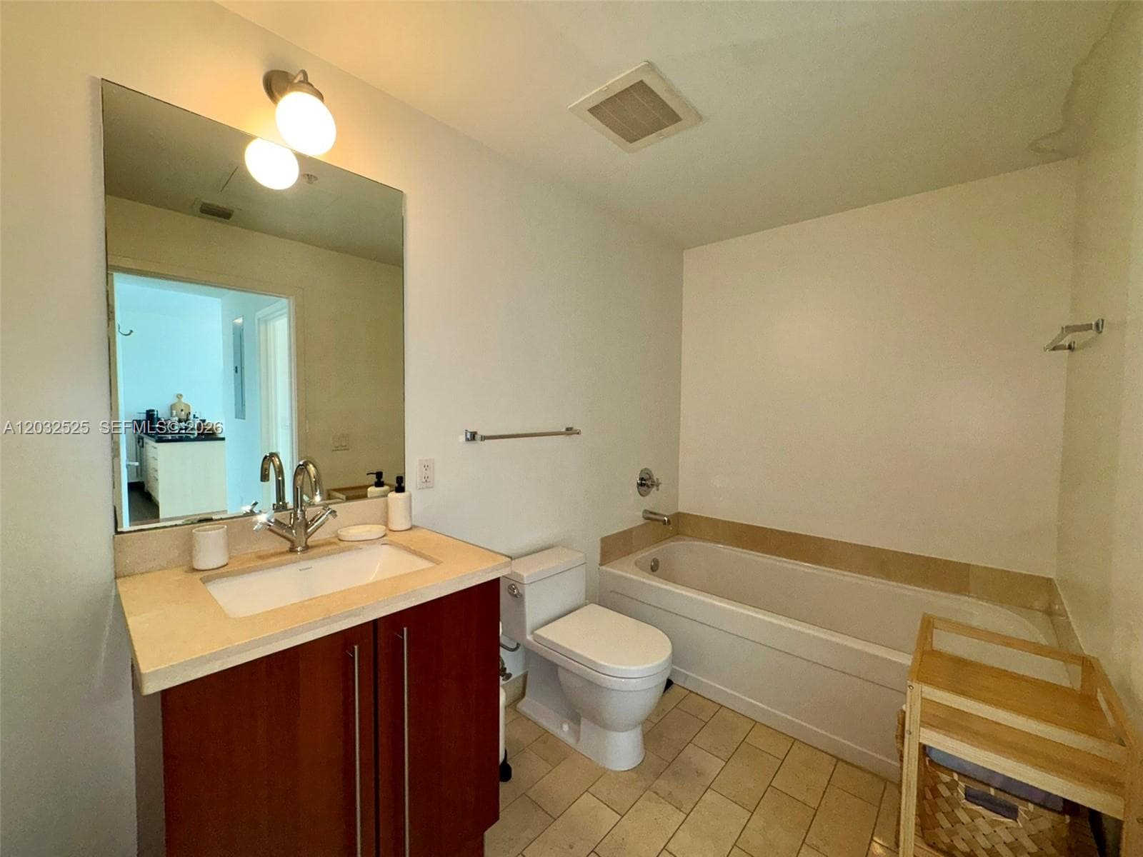 79 SW 12th St # 1502, Miami FL 33130 — 18