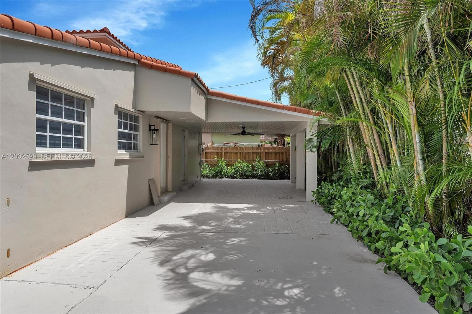 424 W 13th St, Hialeah FL 33010 — 2