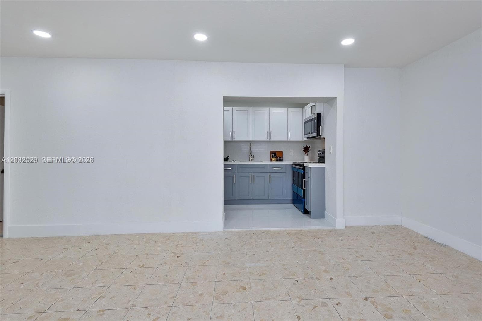 424 W 13th St, Hialeah FL 33010 — 17